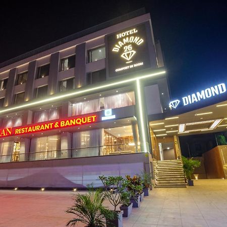 Hotel Diamond 26 Сурат Екстериор снимка