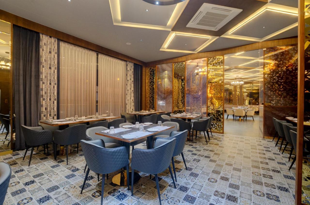 Hotel Diamond 26 Сурат Екстериор снимка